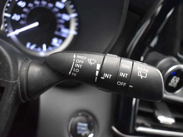 Used 2023 Toyota Highlander LE FWD image 25
