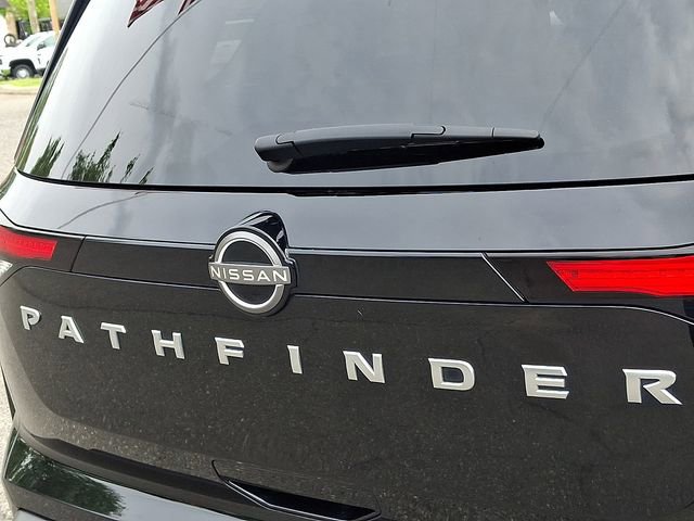 Used 2022 Nissan Pathfinder SV AWD/4WD image 32