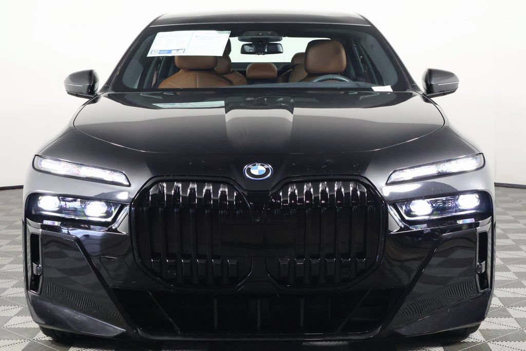 Certified 2024 BMW i7 xDrive60 w/ Executive Package AWD/4WD image 2