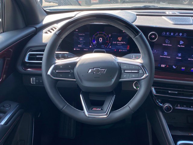 Used 2024 Chevrolet Traverse Z71 w/ Enhanced Driving Package AWD/4WD image 25