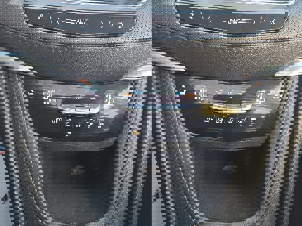 Used 2018 Cadillac XT5 Luxury w/ Driver Awareness Package image 20