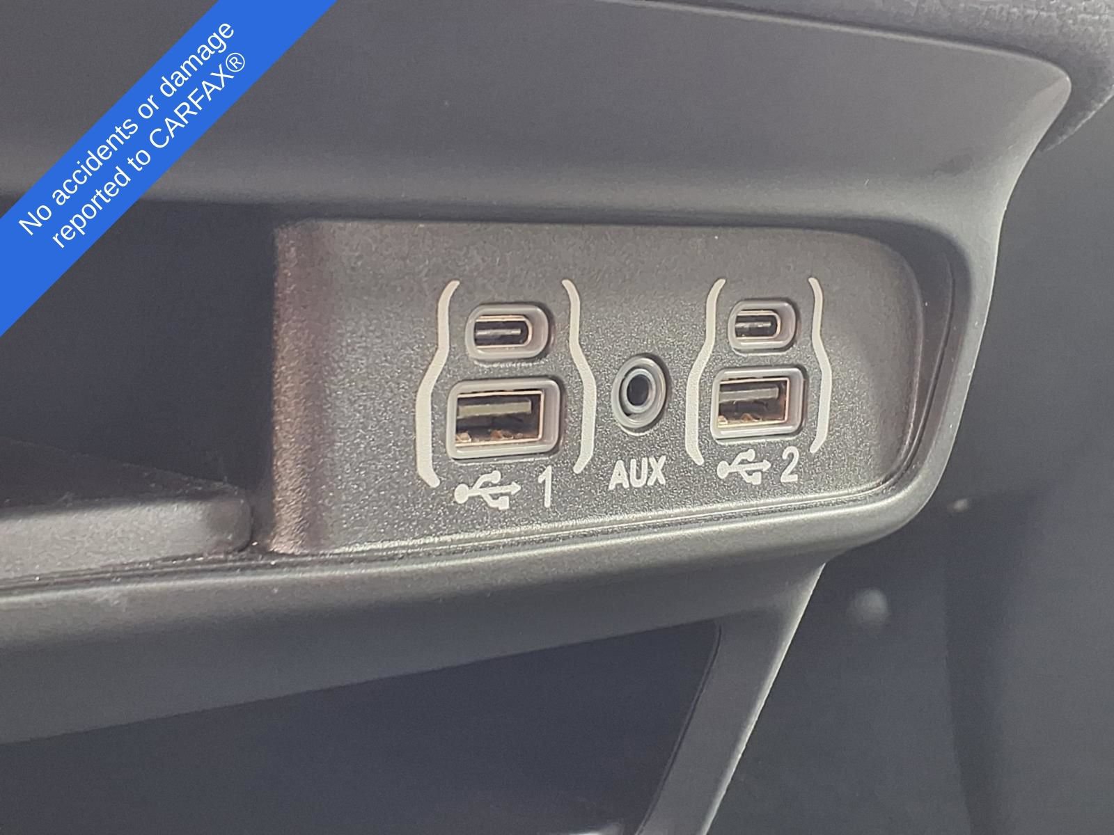 Used 2024 Chrysler Pacifica Limited FWD image 27