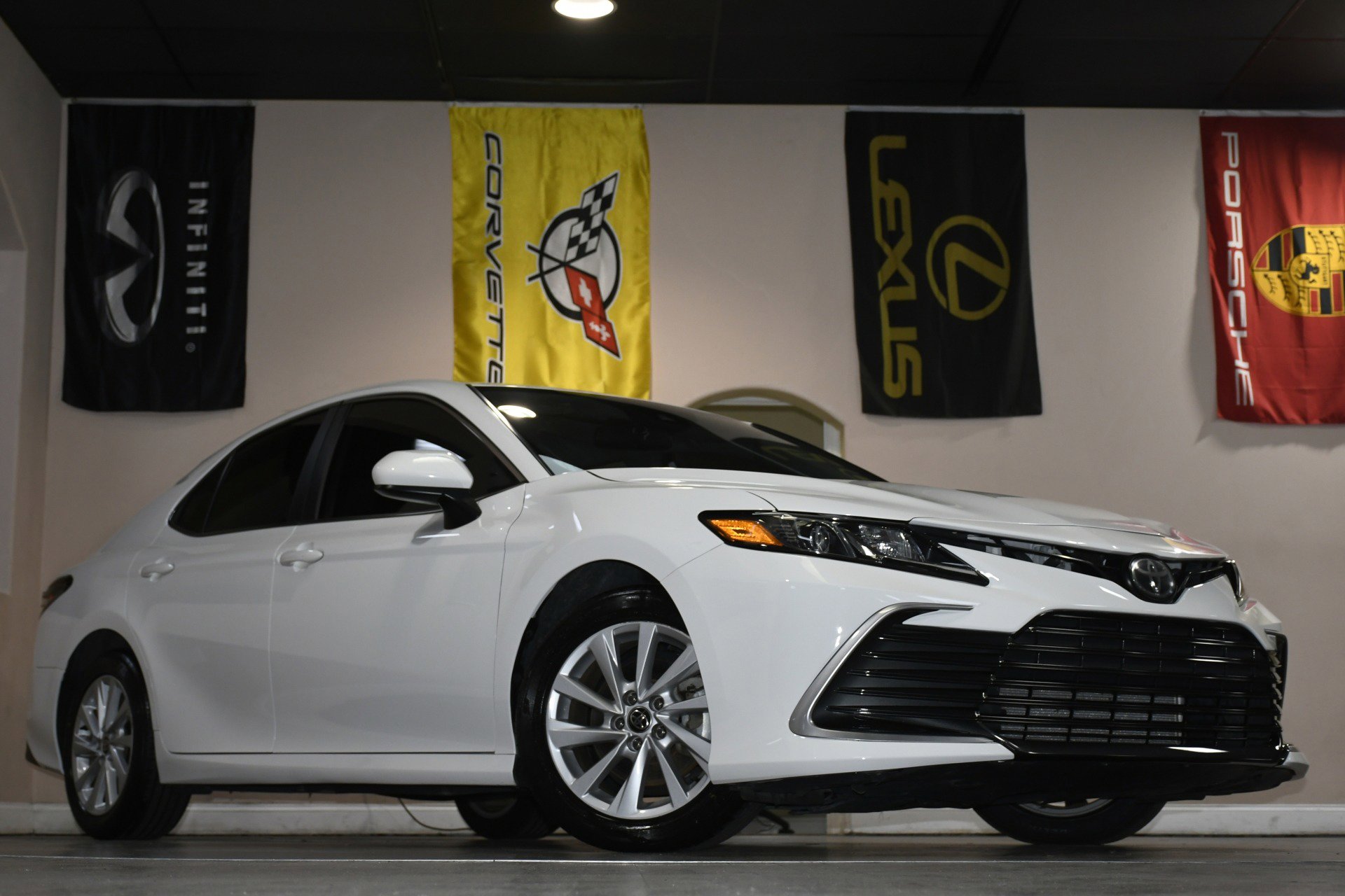 Used 2021 Toyota Camry LE image 83