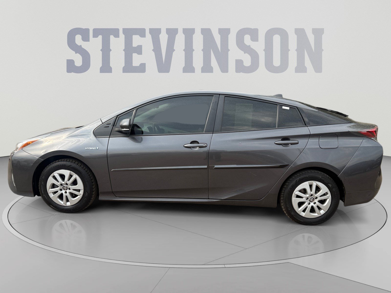 Used 2016 Toyota Prius Two FWD image 2