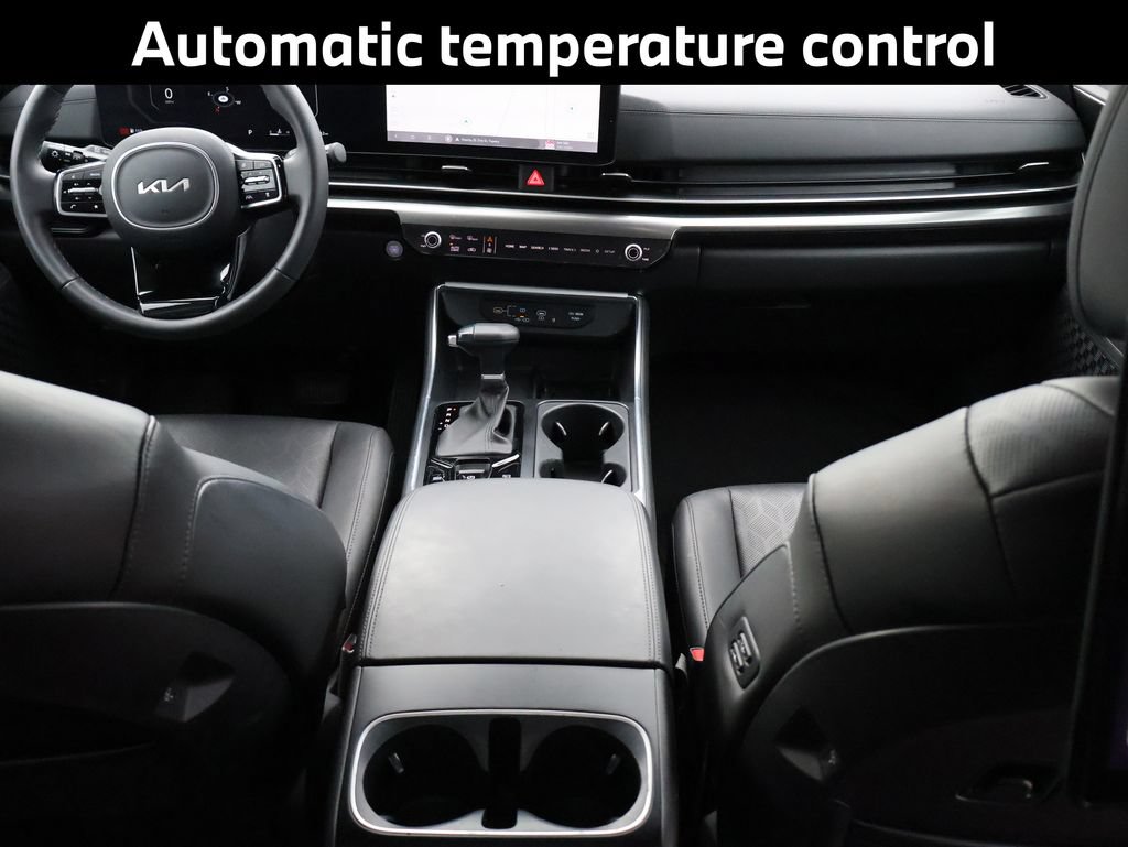 Used 2025 Kia Carnival SX FWD image 7