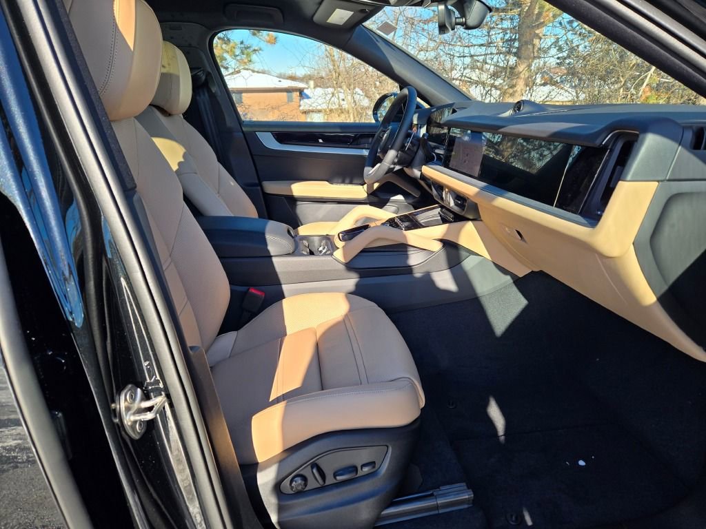 New 2026 Porsche Cayenne Coupe AWD/4WD image 33