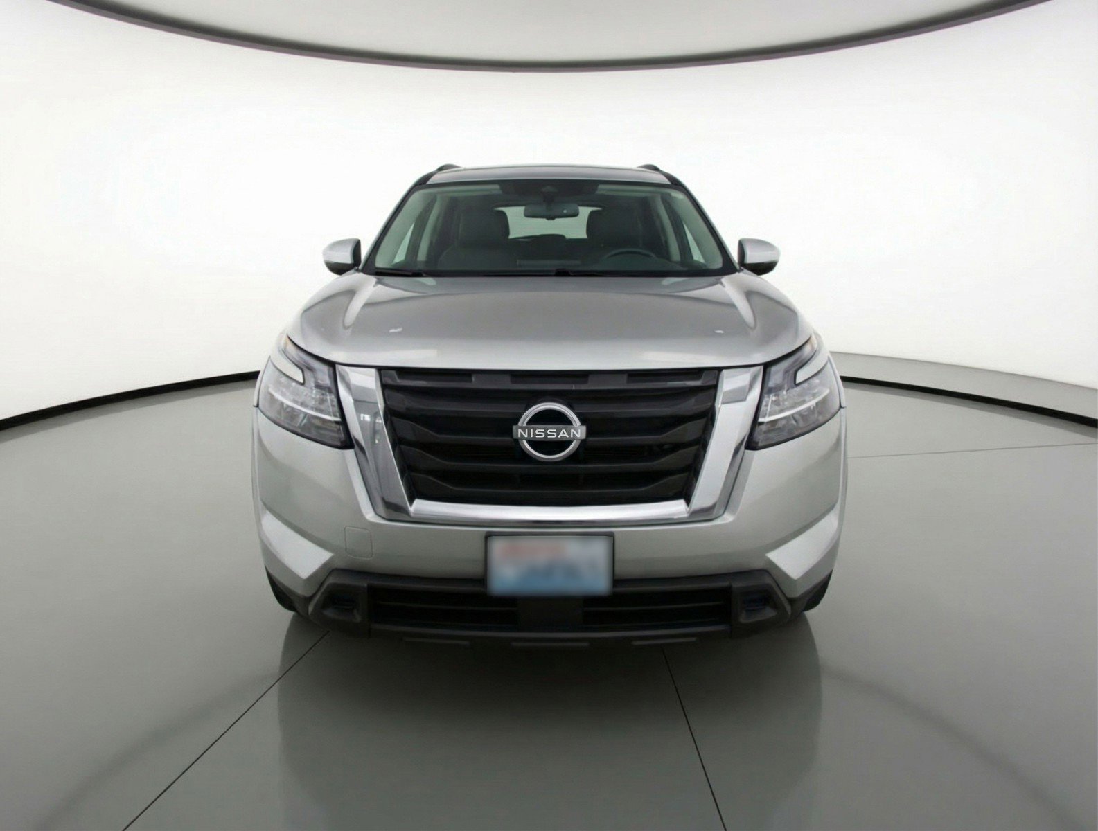 Used 2025 Nissan Pathfinder SV image 2