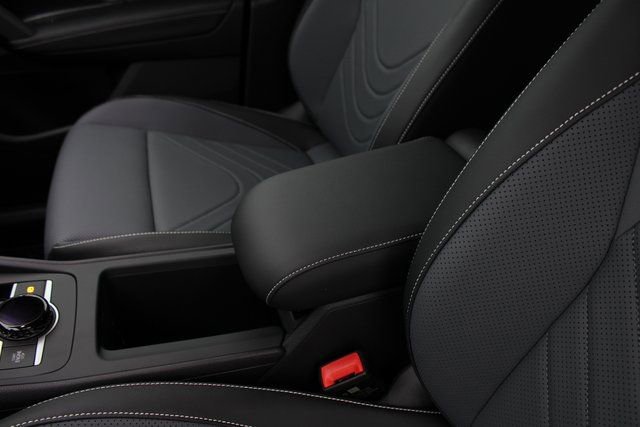 New 2026 Volkswagen Tiguan SE image 6