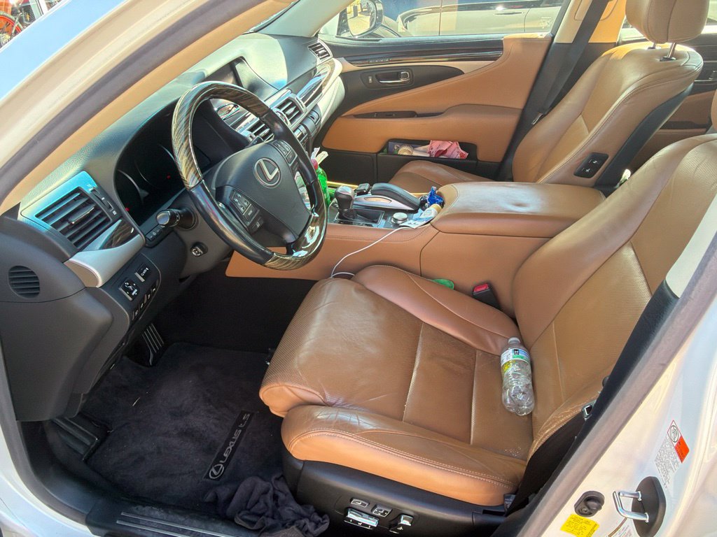 Used 2017 Lexus LS 460 w/ Comfort Package RWD image 4
