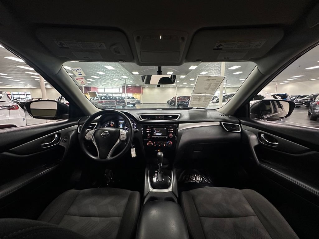 Used 2016 Nissan Rogue S w/ Appearance Package FWD image 24