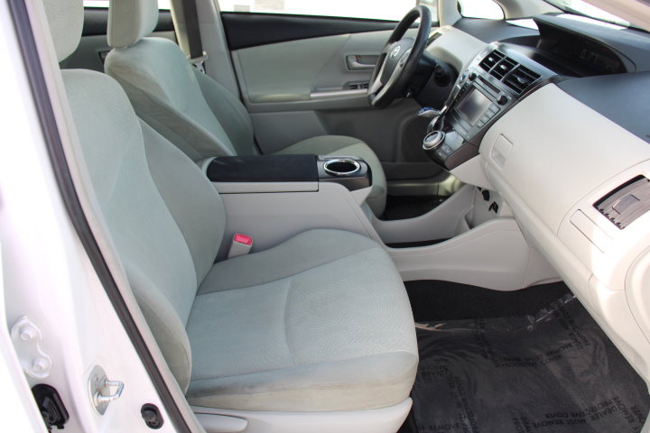Used 2012 Toyota Prius V Three image 17