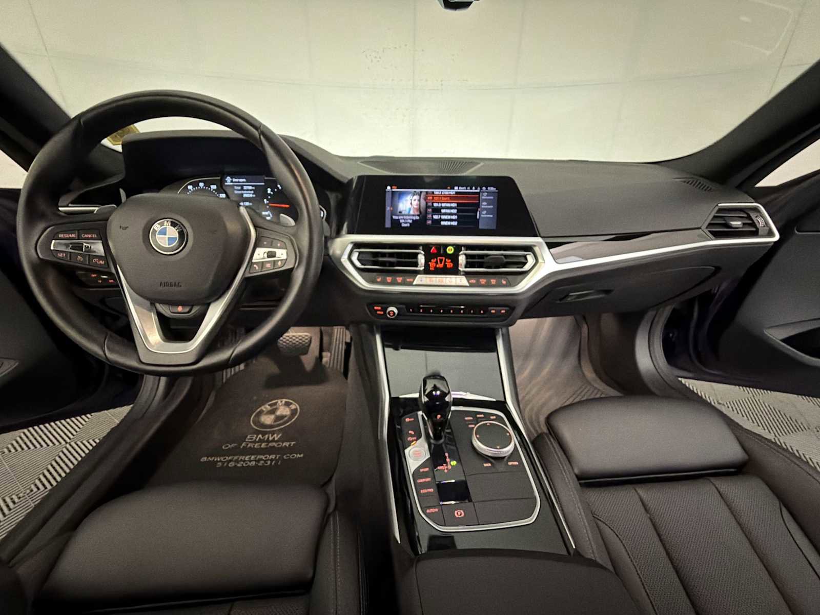 Used 2022 BMW 230i Coupe w/ Convenience Package RWD image 14