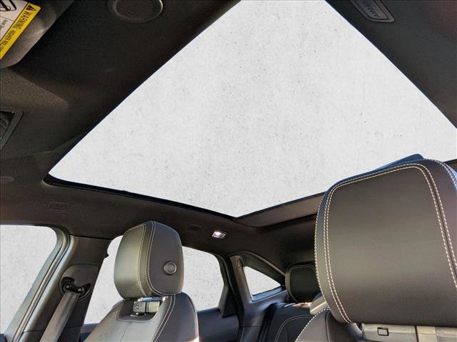 Used 2024 Jaguar E-PACE R-Dynamic SE image 17