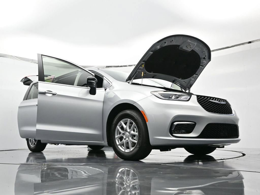 New 2026 Chrysler Pacifica Select FWD image 31