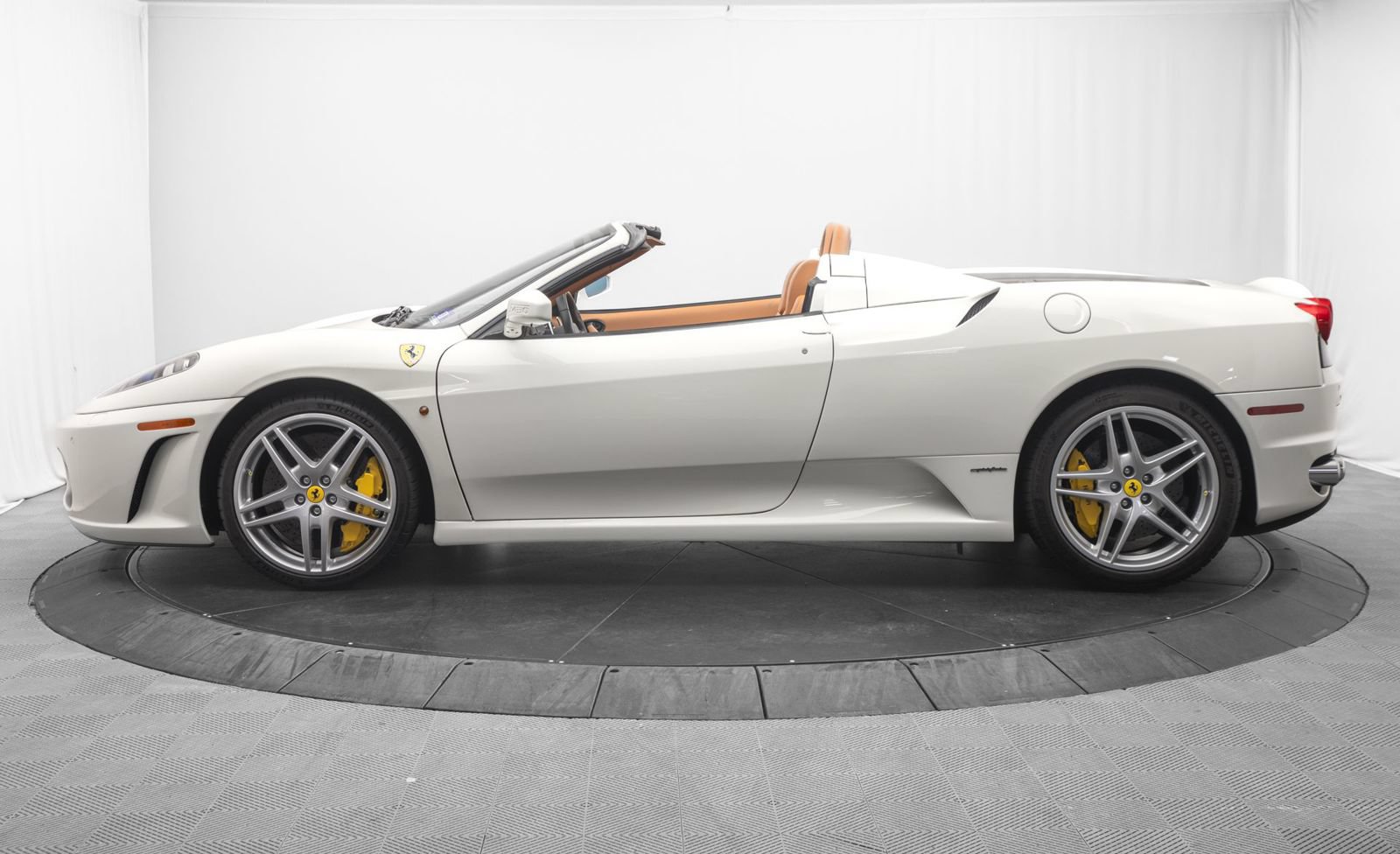 Used 2009 Ferrari F430 Spider RWD image 4