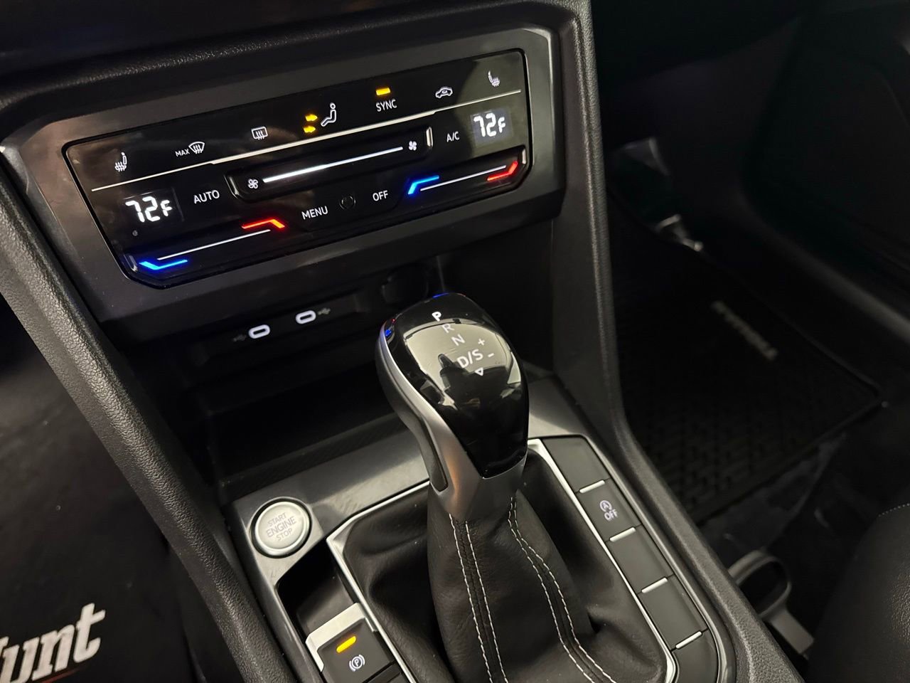 Used 2024 Volkswagen Tiguan SE image 18