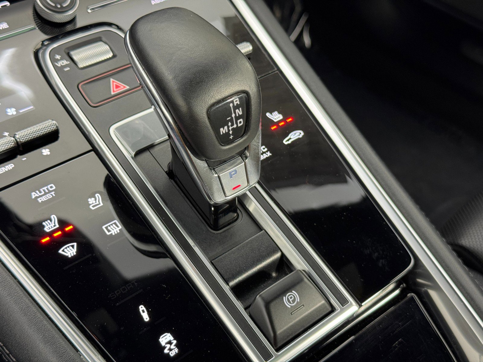 Used 2022 Porsche Panamera Turbo S w/ Premium Package image 35