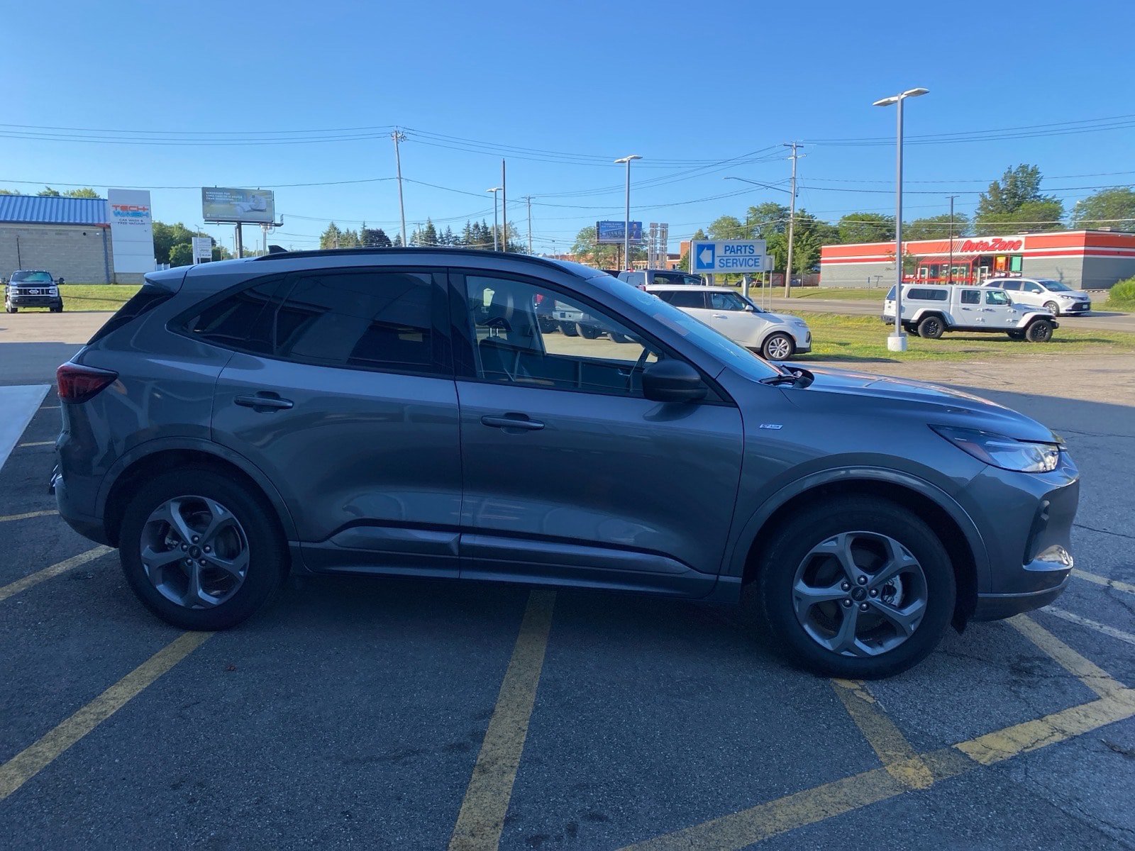 Used 2024 Ford Escape ST-Line w/ Tech Pack #1 AWD/4WD image 7