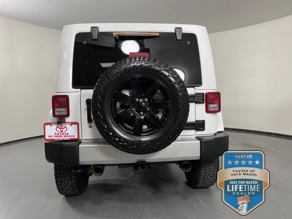 Used 2015 Jeep Wrangler Unlimited Sahara w/ Connectivity Group image 4