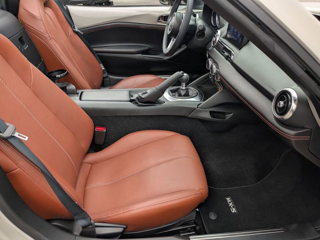 Used 2022 MAZDA MX-5 Miata RF Grand Touring RWD image 19