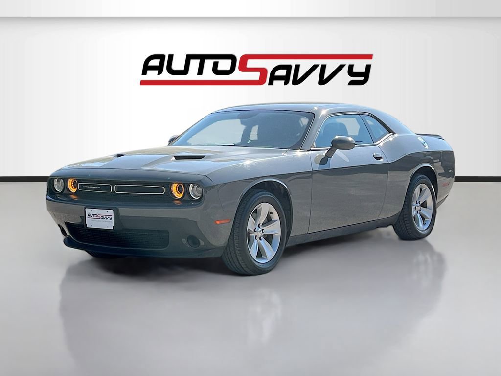 Used 2023 Dodge Challenger SXT image 3