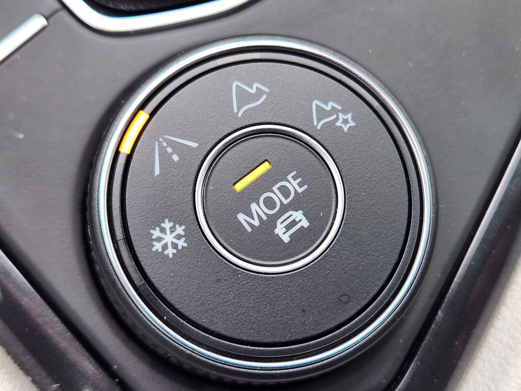 Used 2024 Volkswagen Tiguan SE image 21