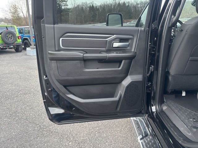 New 2026 RAM 2500 Big Horn AWD/4WD image 15