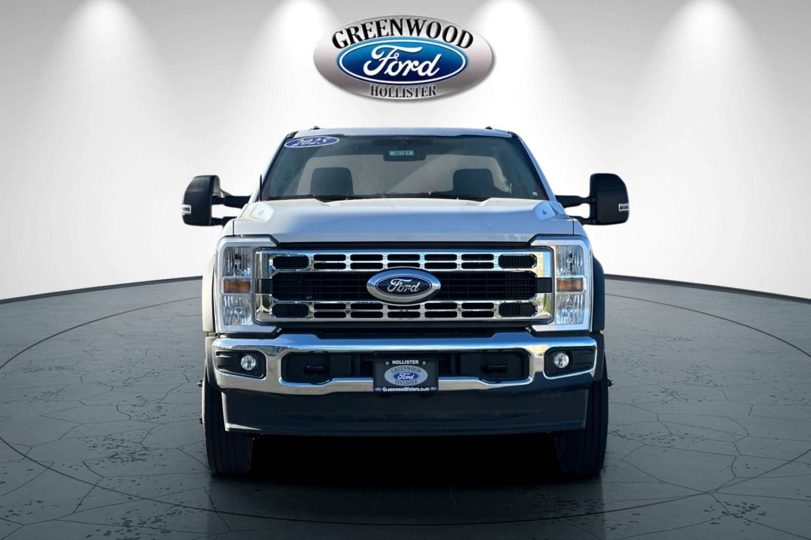 New 2025 Ford F550 4x4 Regular Cab Super Duty image 9