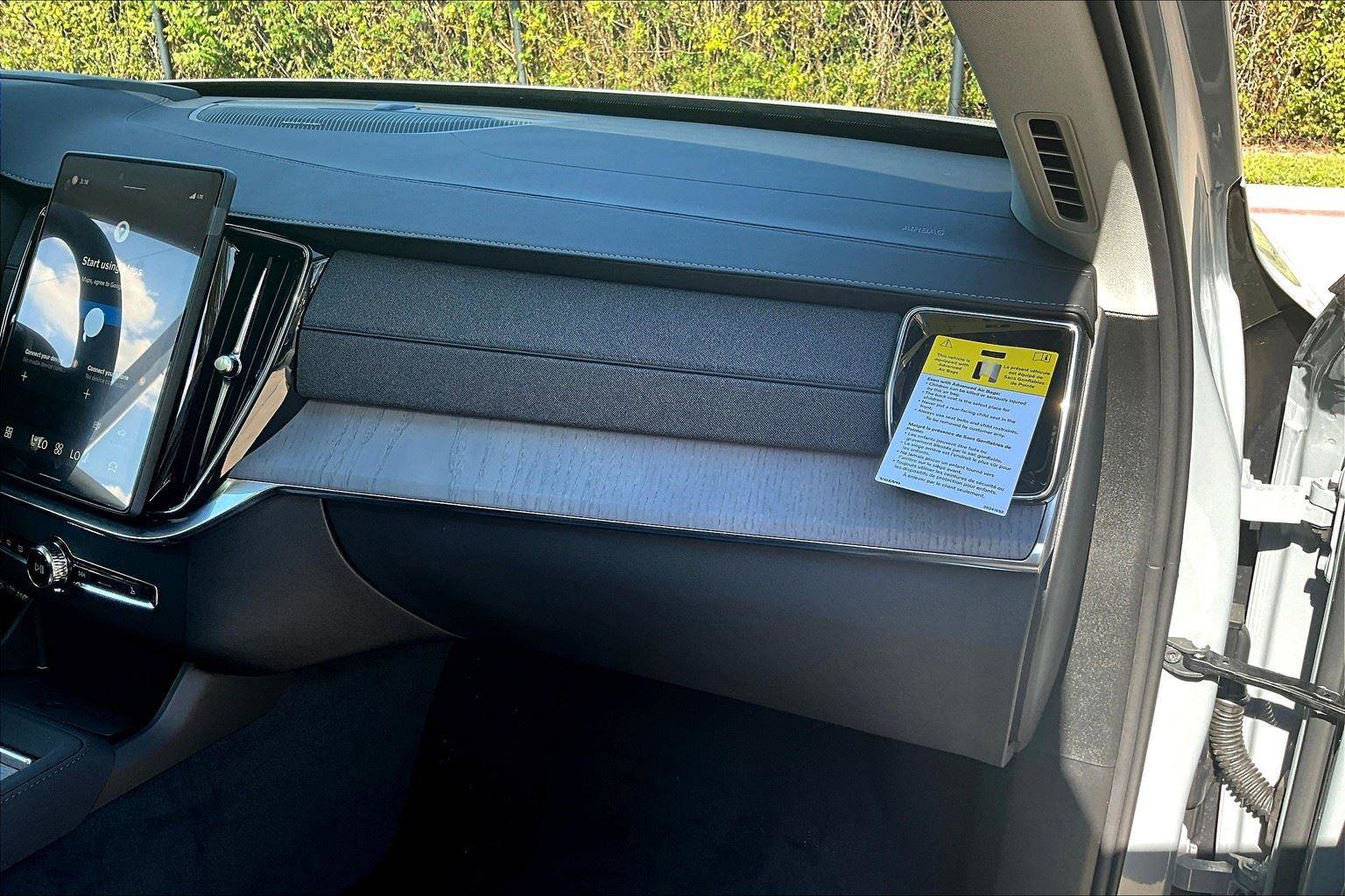 New 2026 Volvo XC90 B5 Ultra w/ Protection Package Premier image 17