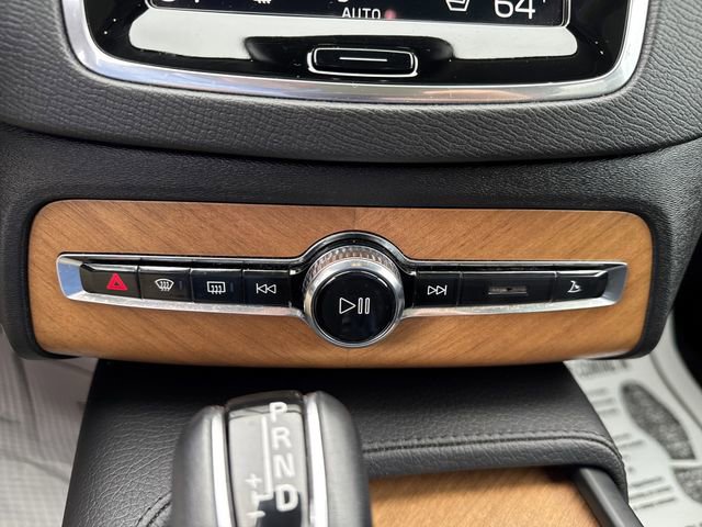 Used 2022 Volvo XC90 T6 Momentum w/ Advanced Package image 23