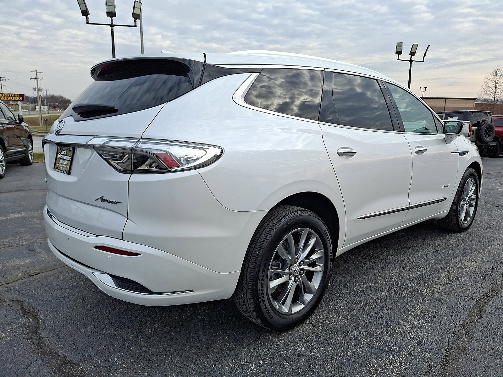 Certified 2024 Buick Enclave Avenir w/ Avenir Technology Package image 9