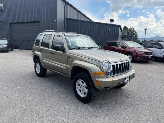 Used 2006 Jeep Liberty Limited w/ Trailer Tow Group AWD/4WD image 7