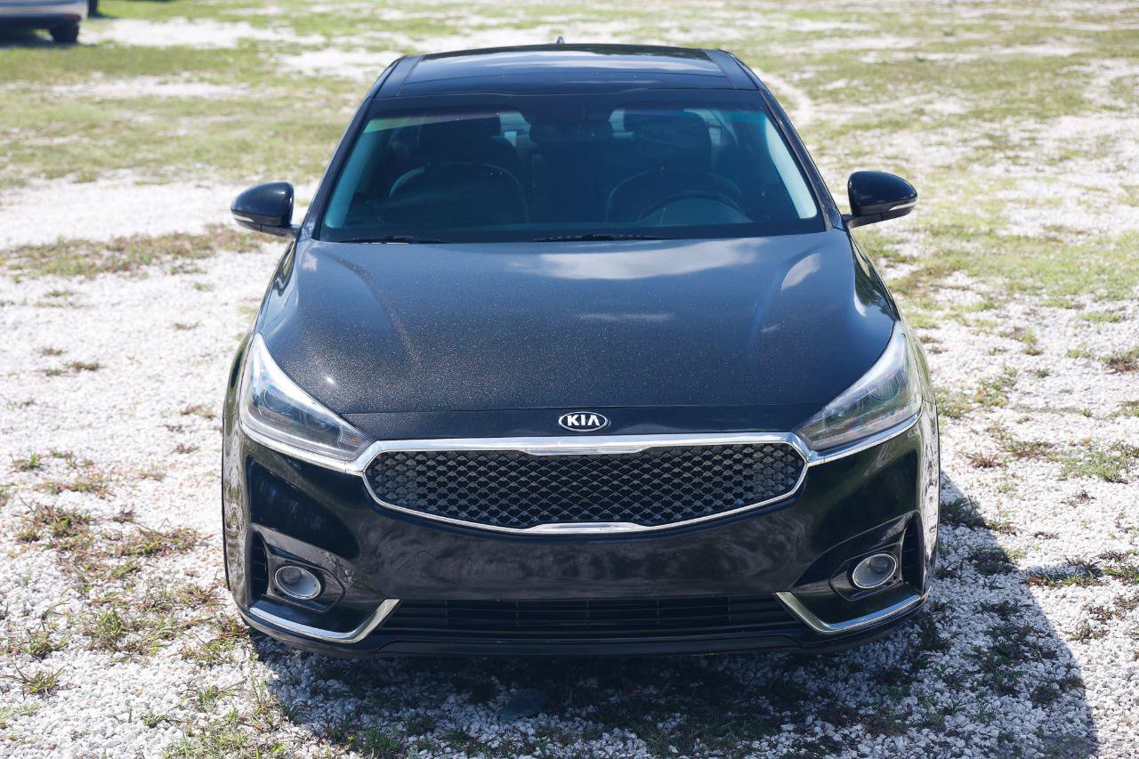 Used 2017 Kia Cadenza Premium w/ Luxury Package FWD image 17