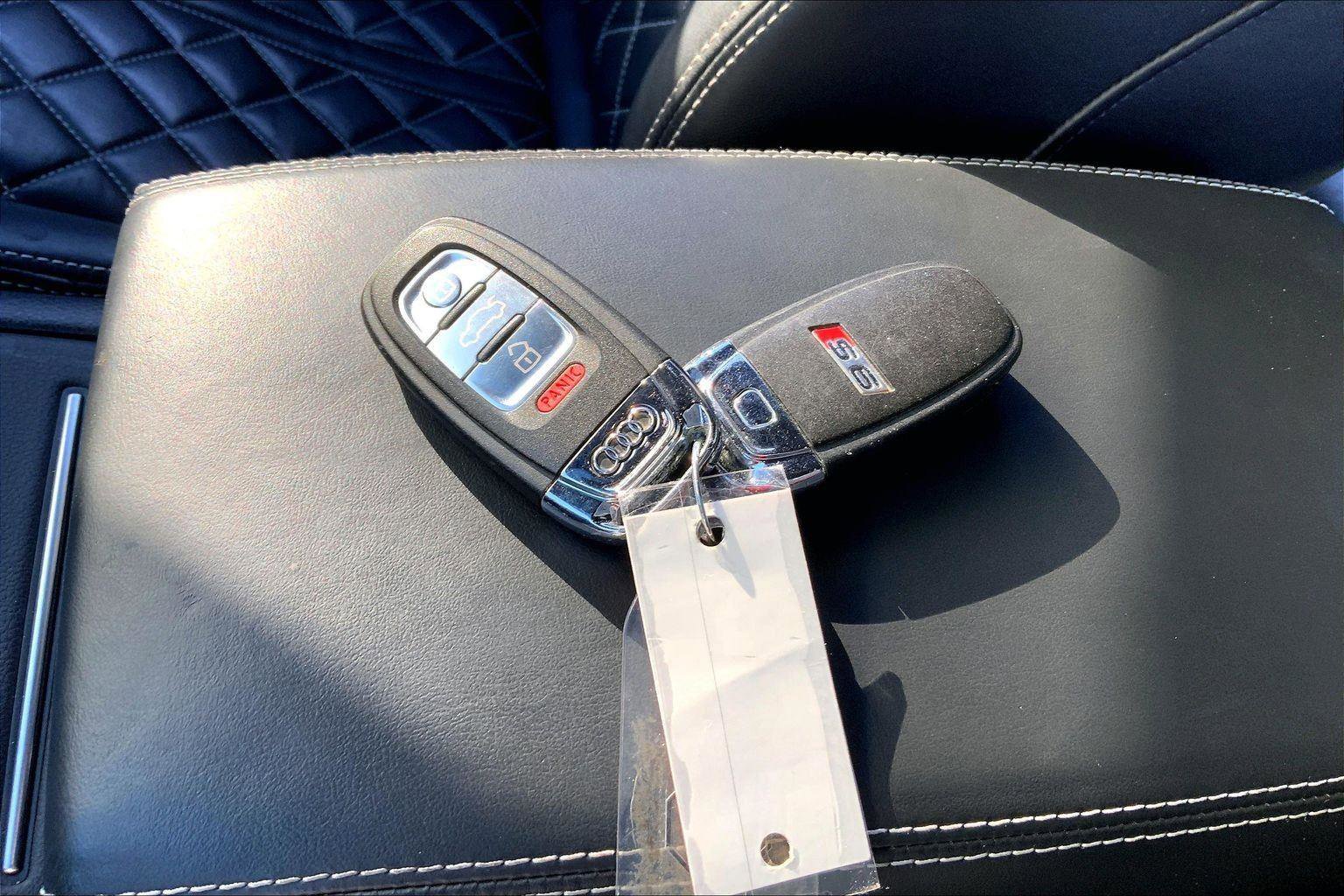 Used 2016 Audi S6 Prestige w/ Prestige Package image 11
