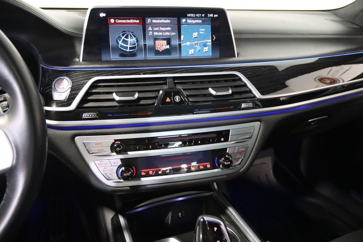 Used 2019 BMW 750i RWD image 49