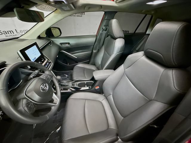 Used 2025 Toyota Corolla Cross XLE w/ Convenience Package FWD image 21