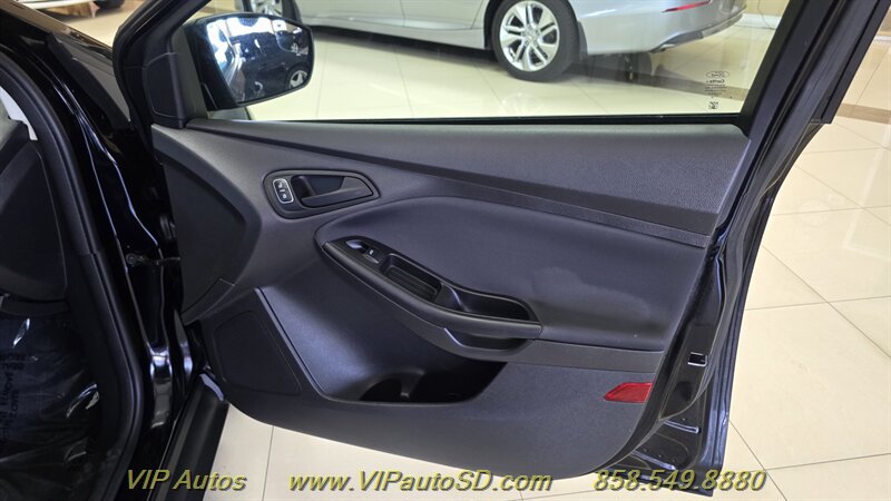Used 2018 Ford Focus S FWD image 12