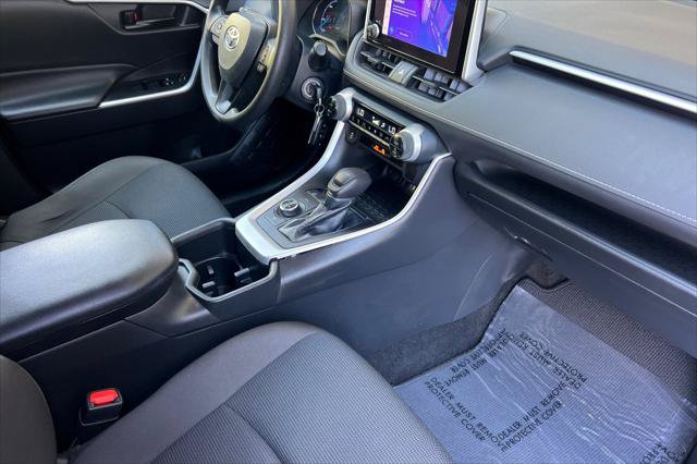 Certified 2023 Toyota RAV4 LE AWD/4WD image 17