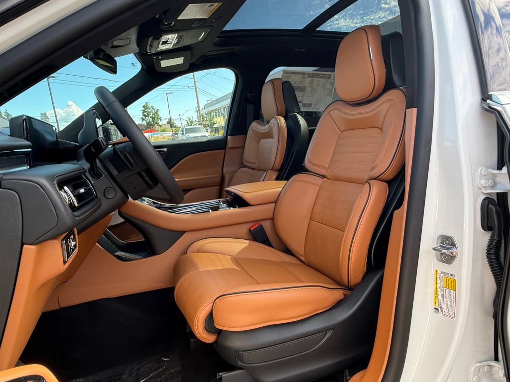 New 2026 Lincoln Aviator Black Label w/ Dynamic Handling Package AWD/4WD image 25