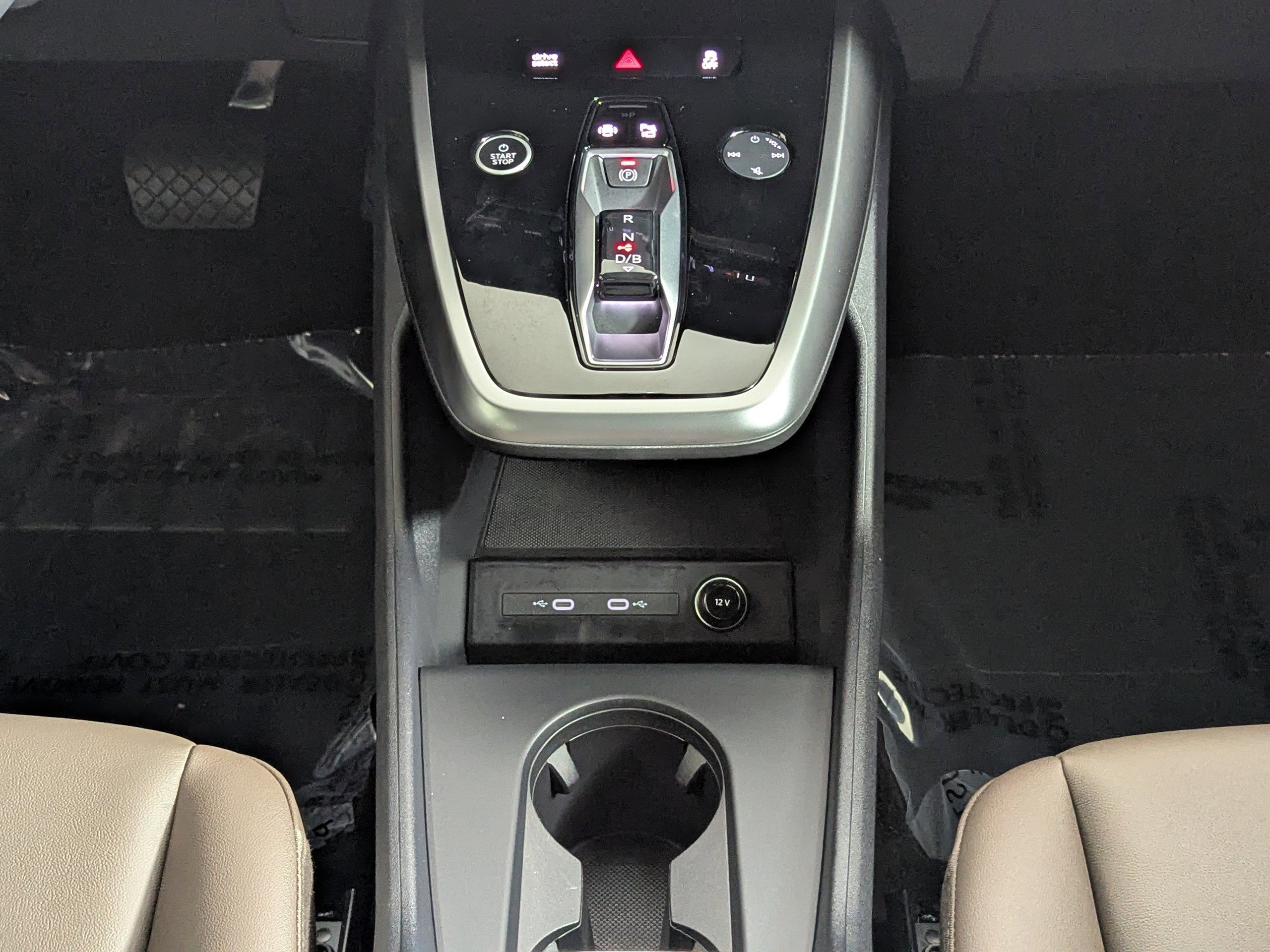 Certified 2026 Audi Q4 e-tron Premium w/ Convenience Package image 17