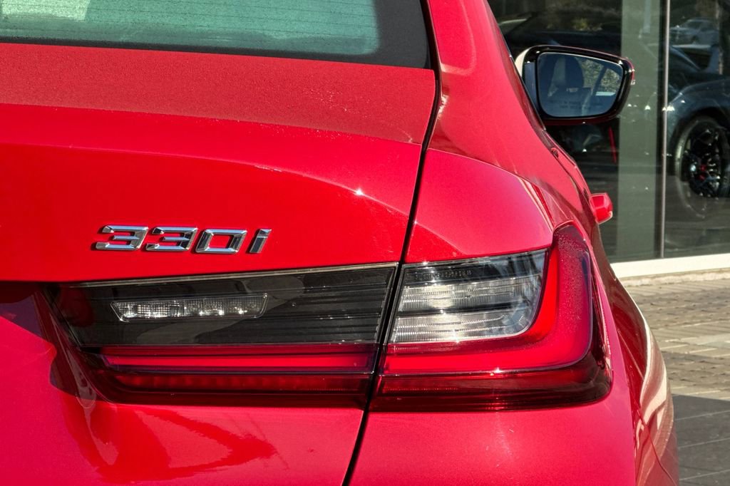Used 2022 BMW 330i Sedan w/ Premium Package 2 image 32