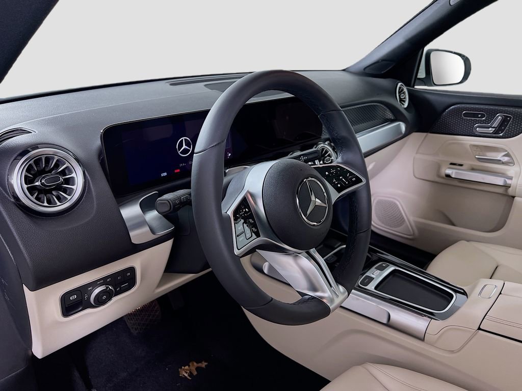 Certified 2025 Mercedes-Benz GLB 250 4MATIC image 9