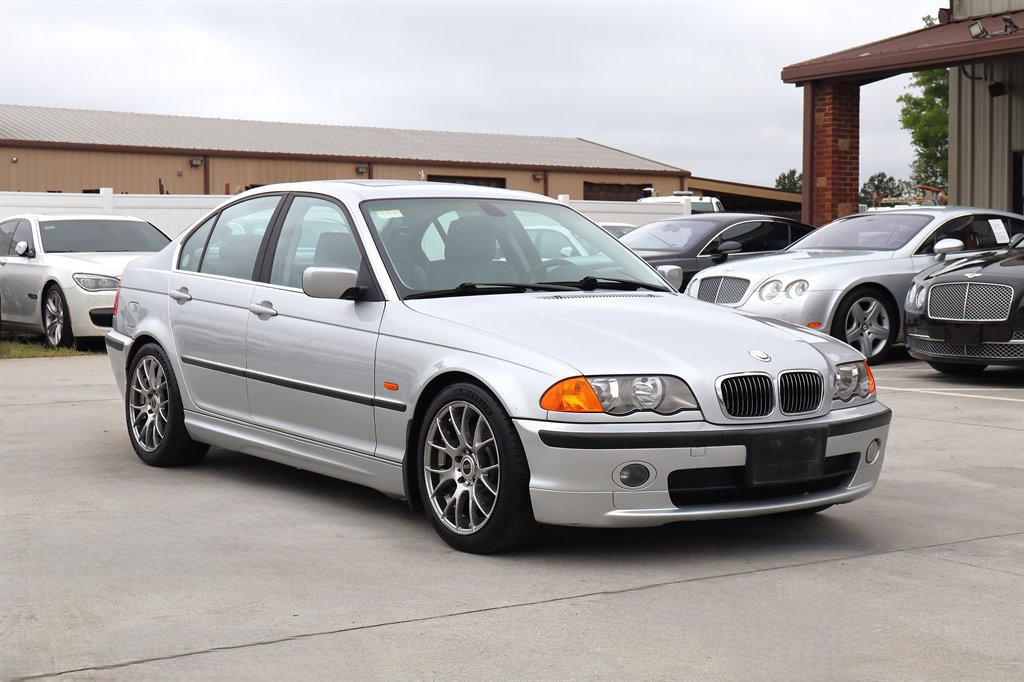 Used 2001 BMW 330i Sedan image 9