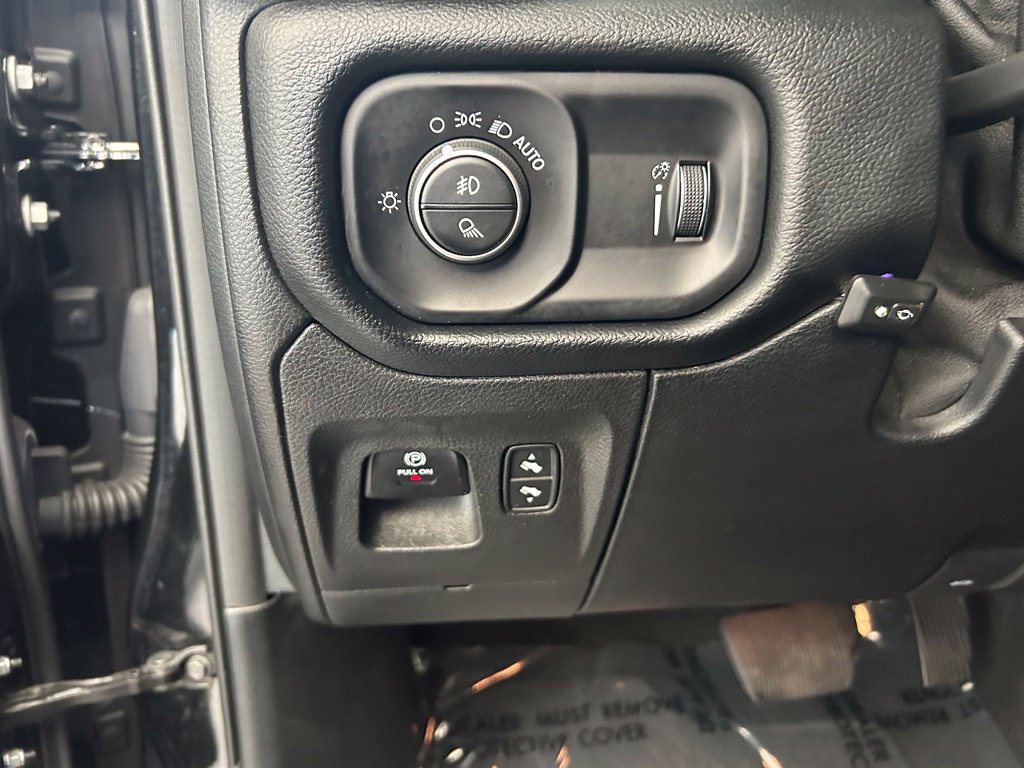 Used 2020 RAM 1500 Big Horn AWD/4WD image 40