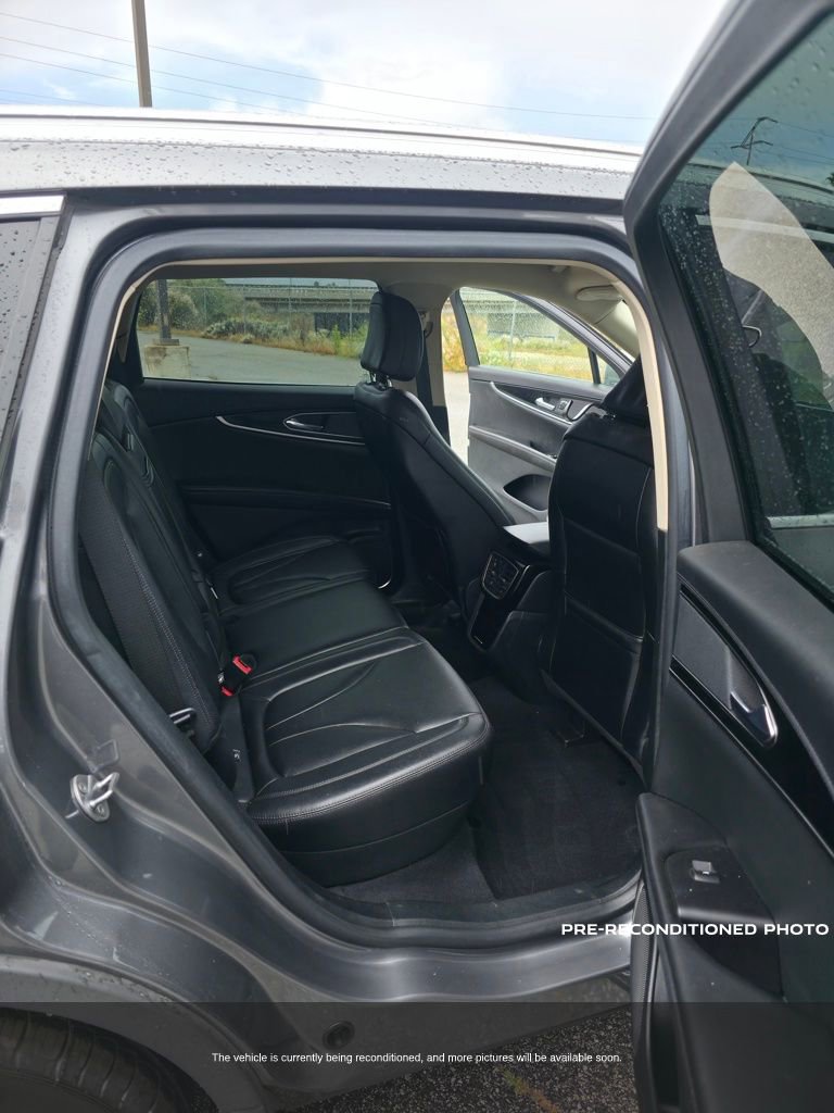 Used 2023 Lincoln Nautilus FWD w/ Premium Package image 9