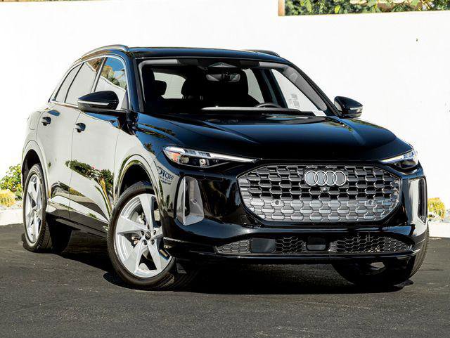 Certified 2025 Audi Q5 Premium w/ Premium Plus AWD/4WD image 4