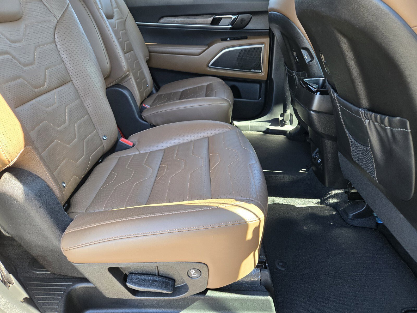 Certified 2022 Kia Telluride SX w/ SX Prestige Package image 15