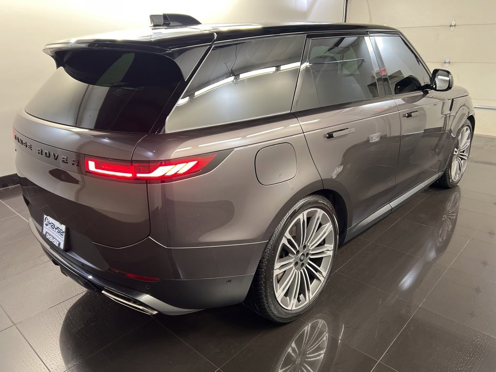 Used 2024 Land Rover Range Rover Sport SE image 6