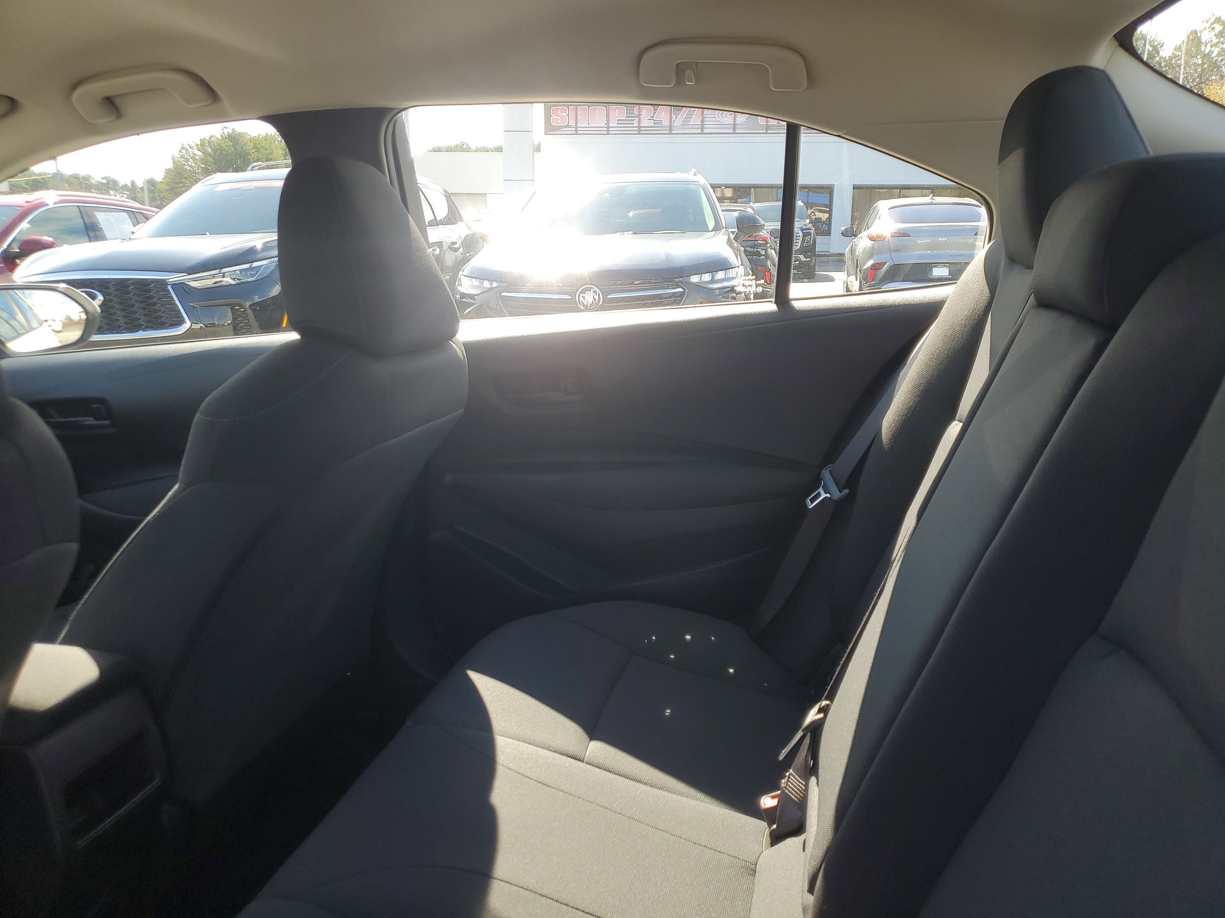 Used 2022 Toyota Corolla LE image 9