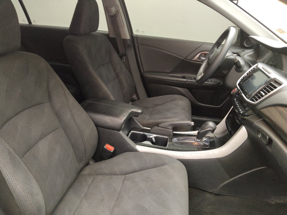 Used 2017 Honda Accord EX image 21